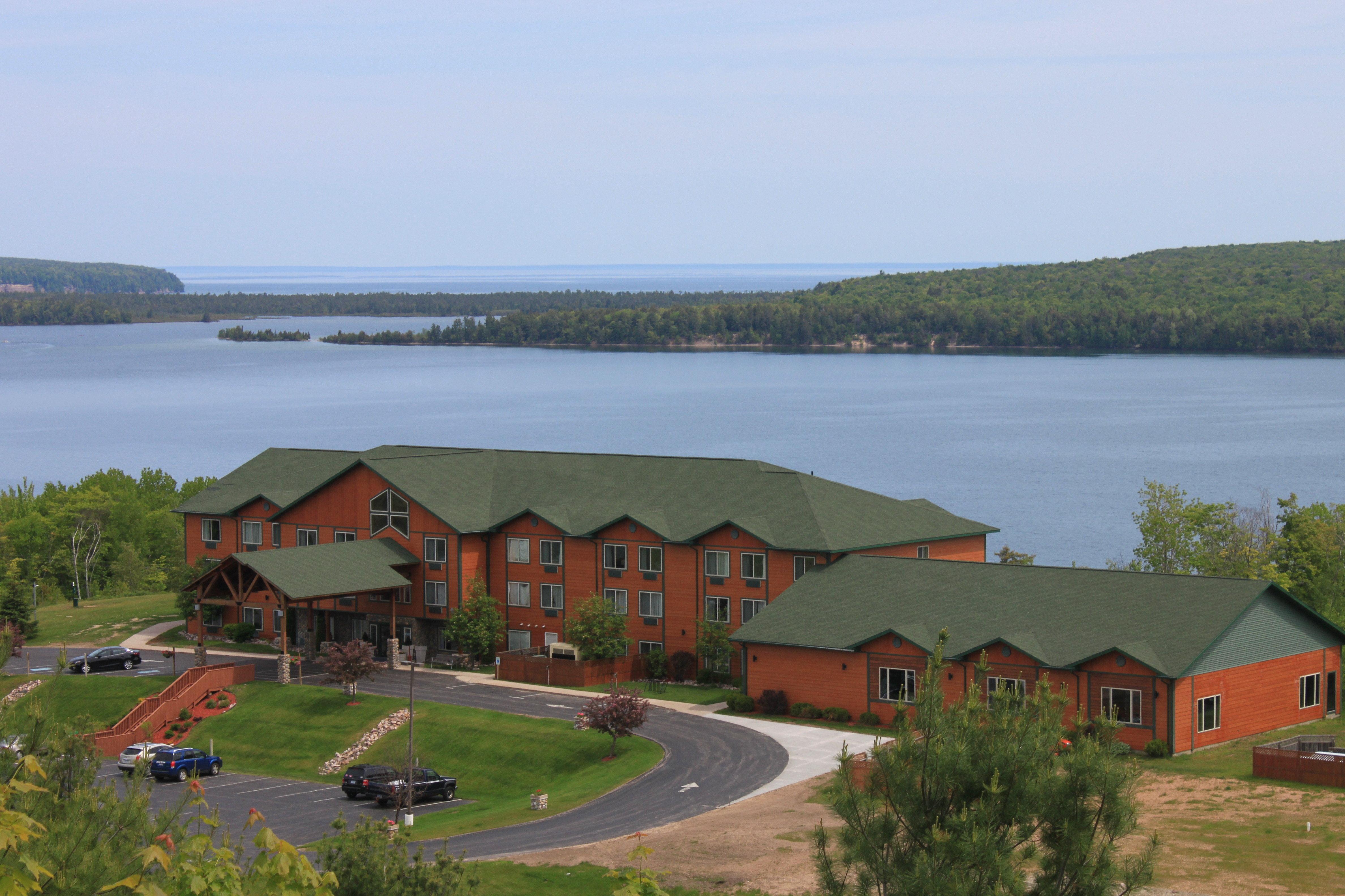 Holiday Inn Express Munising-Lakeview, An Ihg Hotel Экстерьер фото