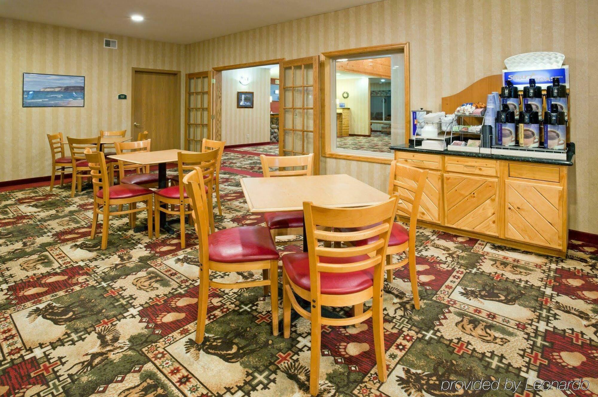 Holiday Inn Express Munising-Lakeview, An Ihg Hotel Ресторан фото