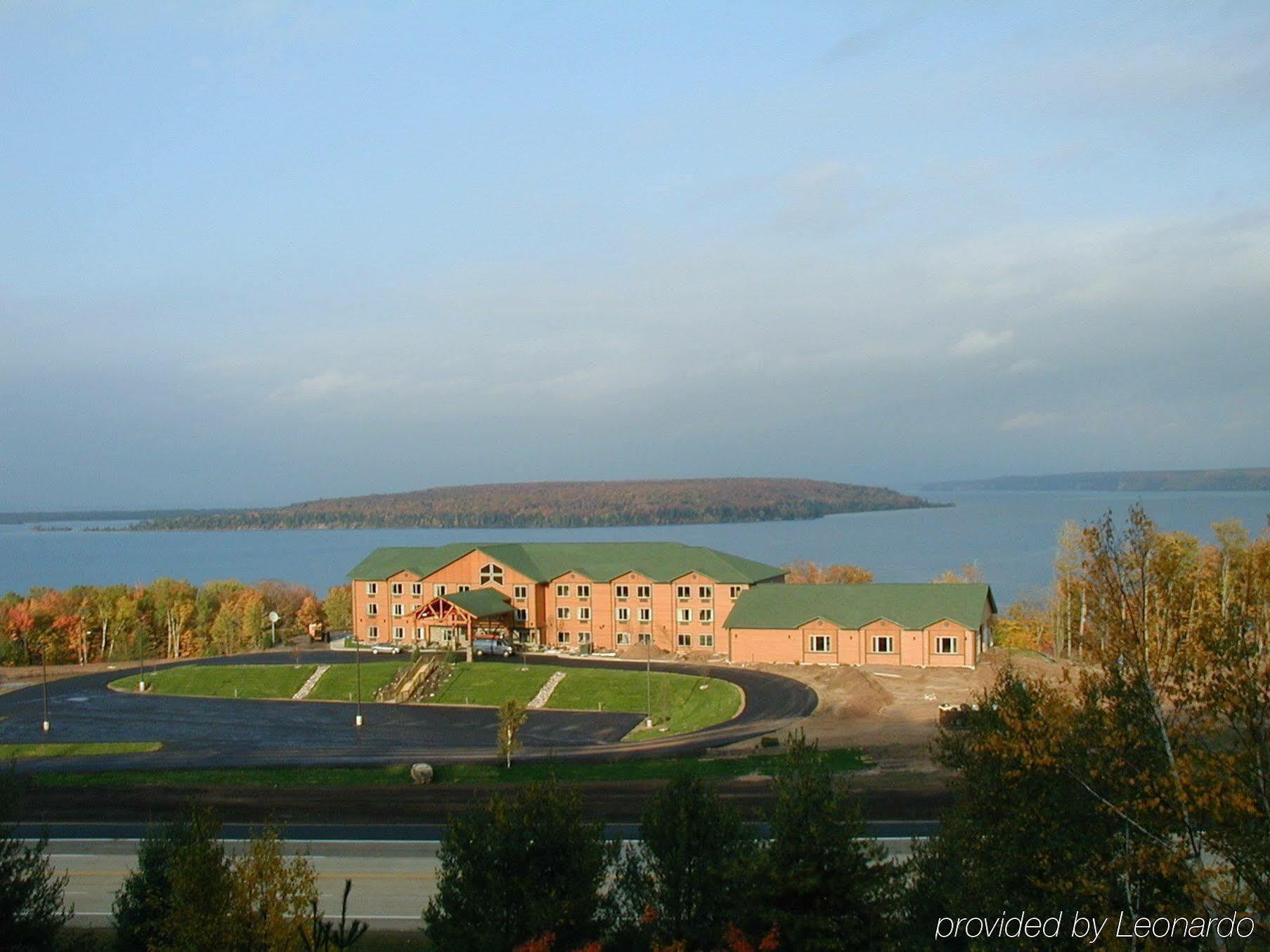 Holiday Inn Express Munising-Lakeview, An Ihg Hotel Экстерьер фото